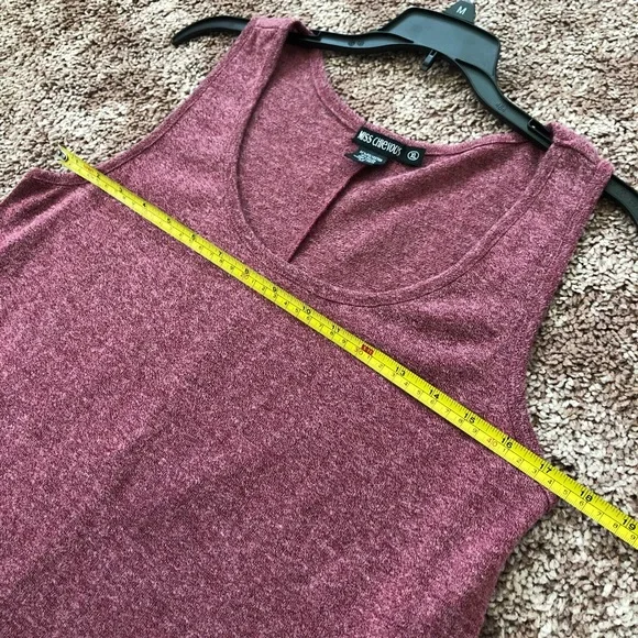 Bundle of 2 Laced Tank Tops - Picture 5 of 6